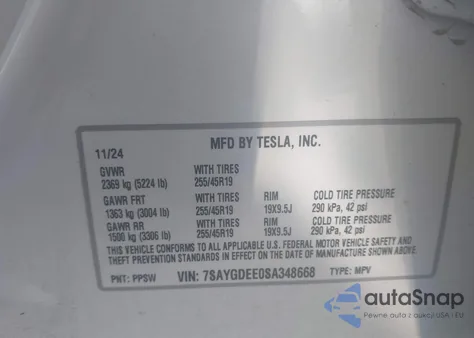 2025 Tesla Model Y Long Range Dual Motor All-Wheel Drive z USA, uszkodzony, nr VIN 7SAYGDEE0SA348668